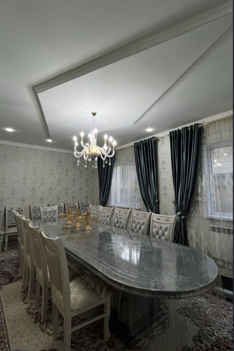 Срочна продам Стол и стулья!