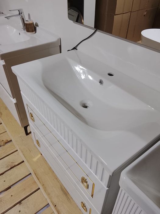 Тумбы под раковиной крашеная