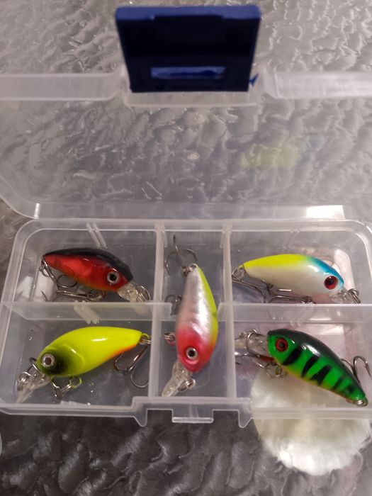 Комплект блесни и воблери за спининг риболов