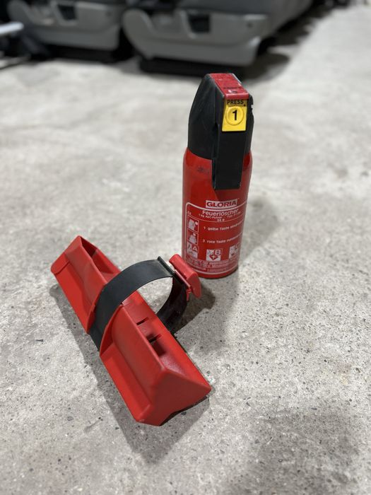 Огнетушитель на Mersedes w210