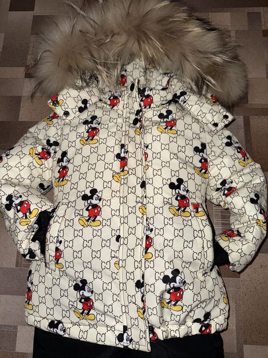 Детская куртка со штанами.