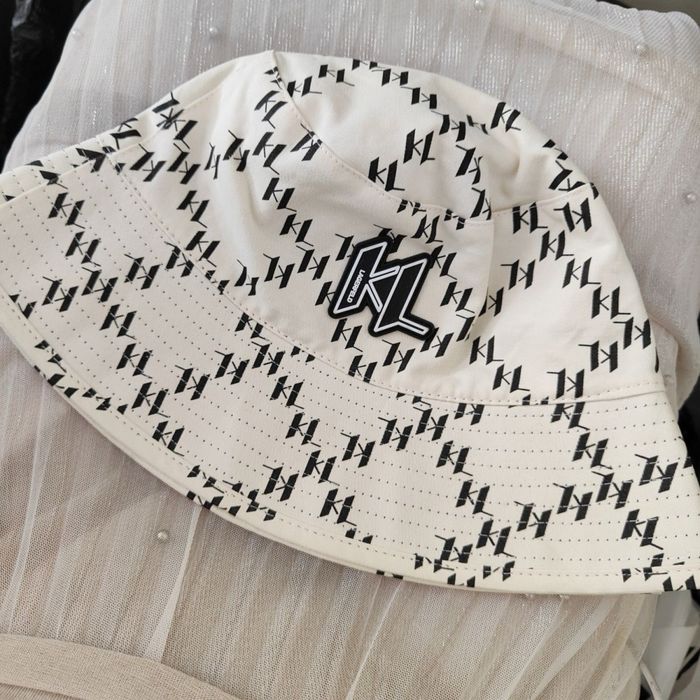 Продам новые кепки