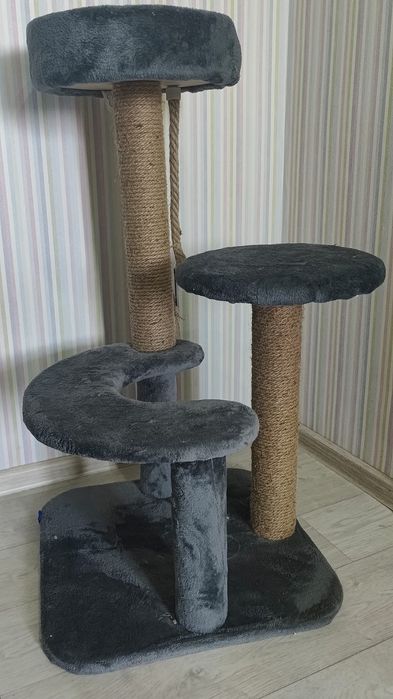 Продам лежанку для кошки с когтеточкой