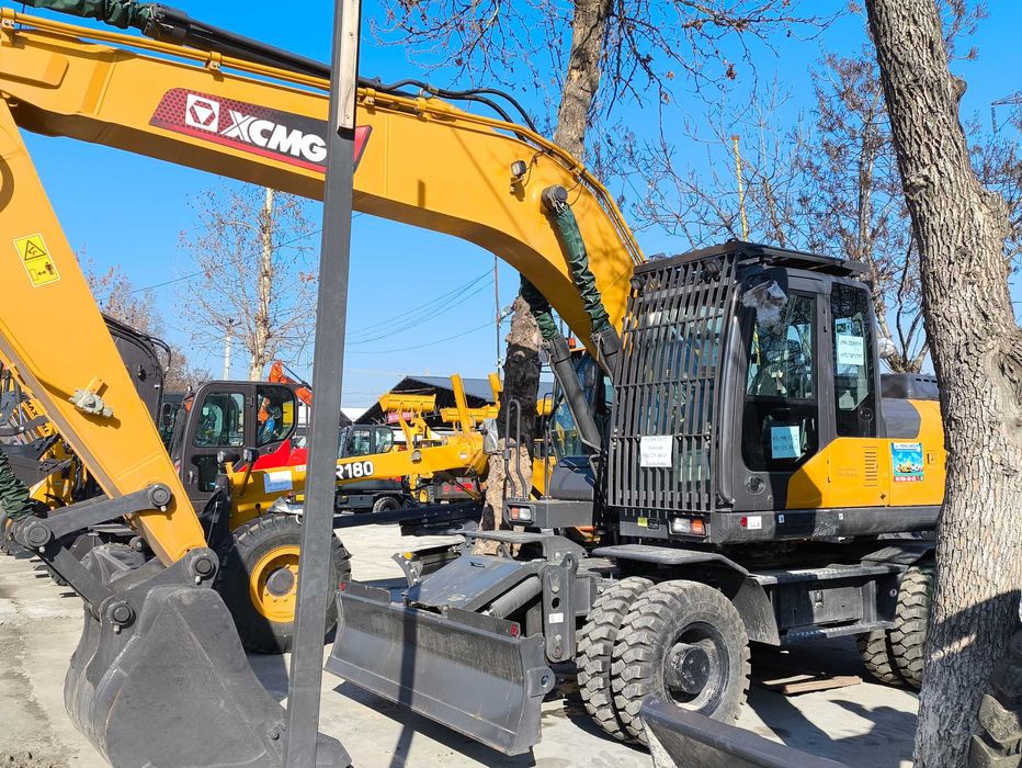 XCMG XE210WD  тяжелый колесный экскаватор, один из самых мощных