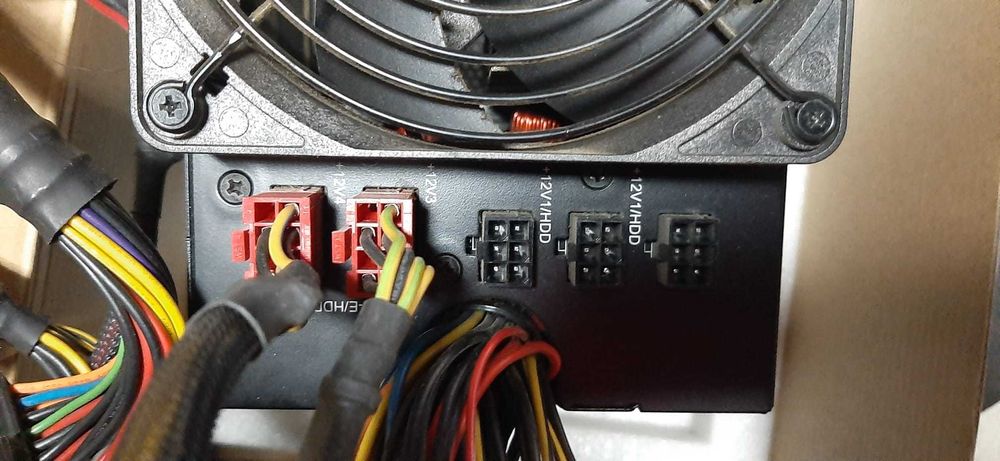 Sursa PC modulara silentioasa