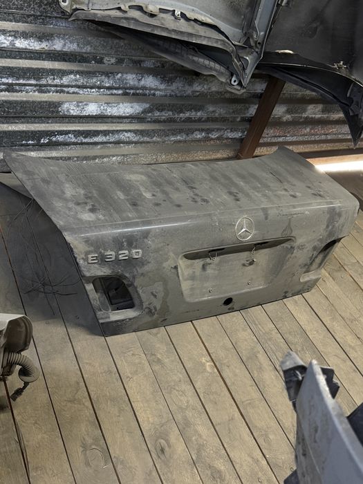 Крышка багажника mercedes w210