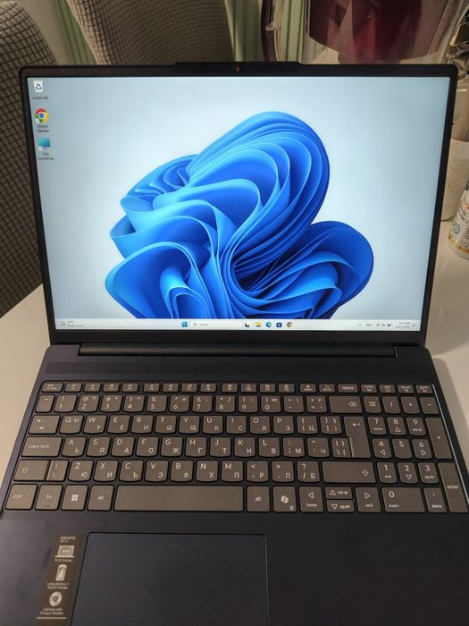 Lenovo IdeaPad Slim 3, 15" 512GB SSD 16GB RAM