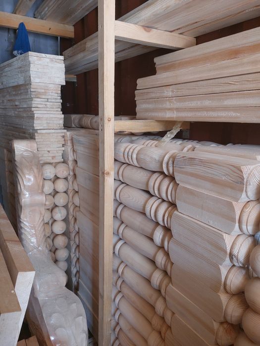 Лестница  ступеньки перила