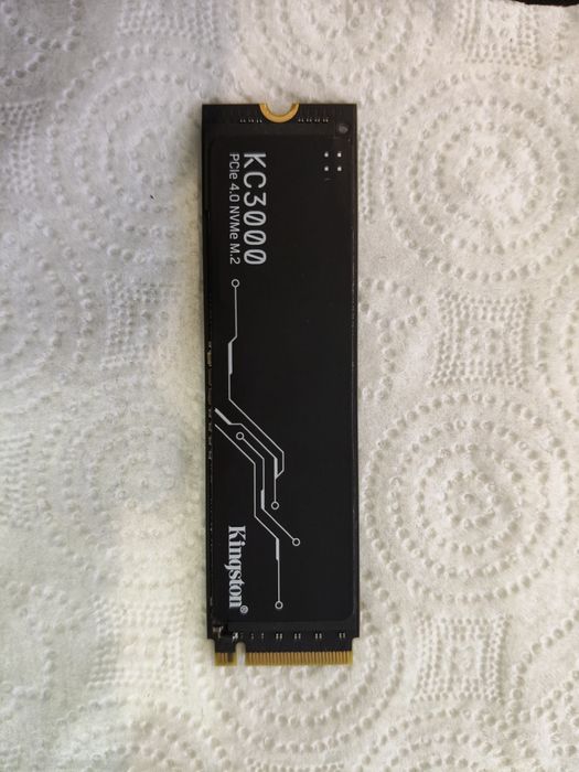 Продам SSD 2 TB Kingston