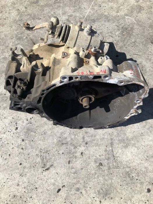 cutie viteza manuala 2.0 d toyota avensis 1999