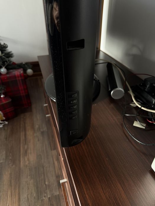 Телевизор 40 инча