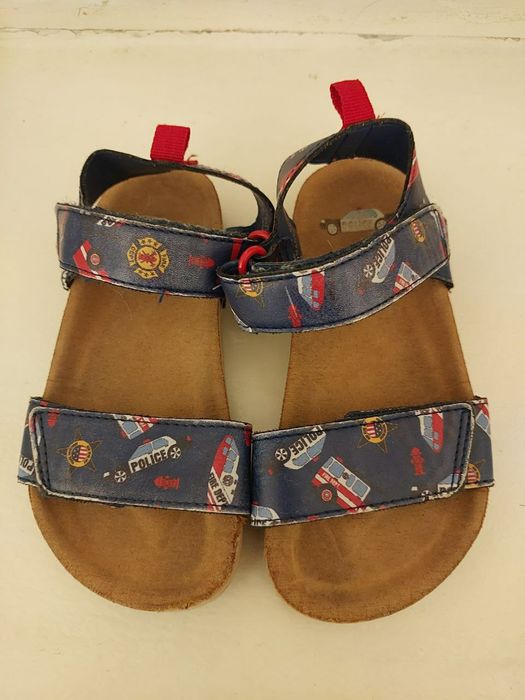 Детские сандалики в отличном состоянии.