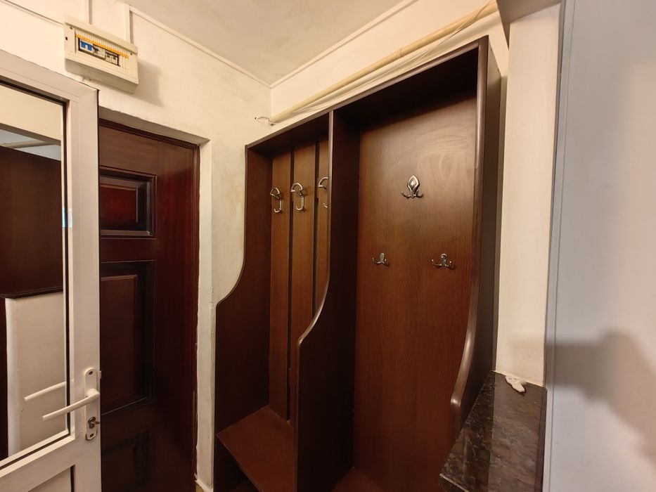Închiriez garsoniera