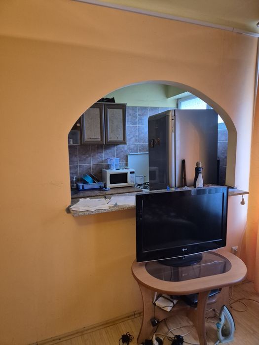 Închiriez Garsoniera str.Traian bl2 et 1