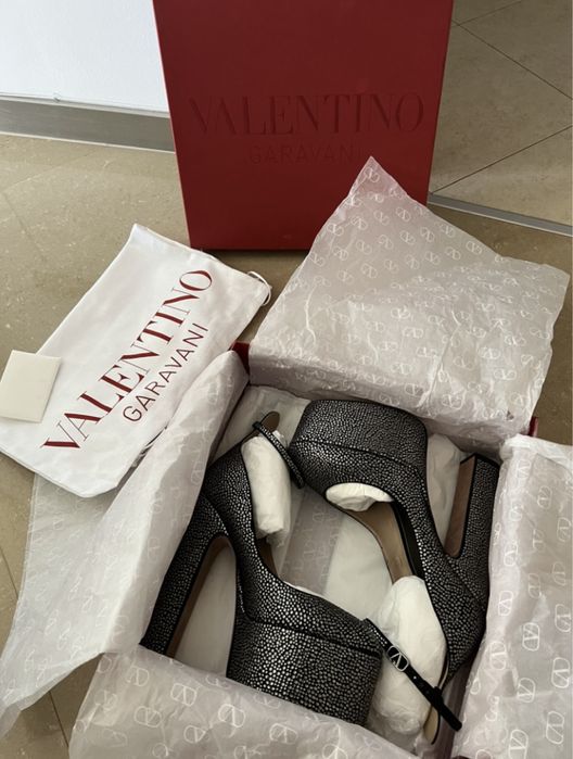 Валентино Гаравани Valentino Garavani Tan-Go Heels