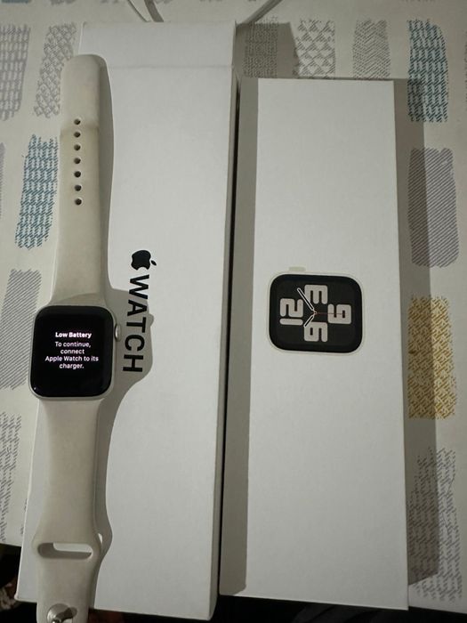 Срочно продам Aplle Watch SE серии 2025г