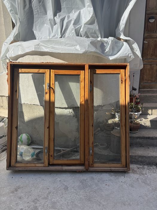 дървена дограма със стъклопакет добро състояние