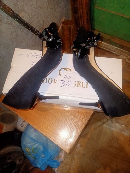 Сапоги  и туфли женские новые