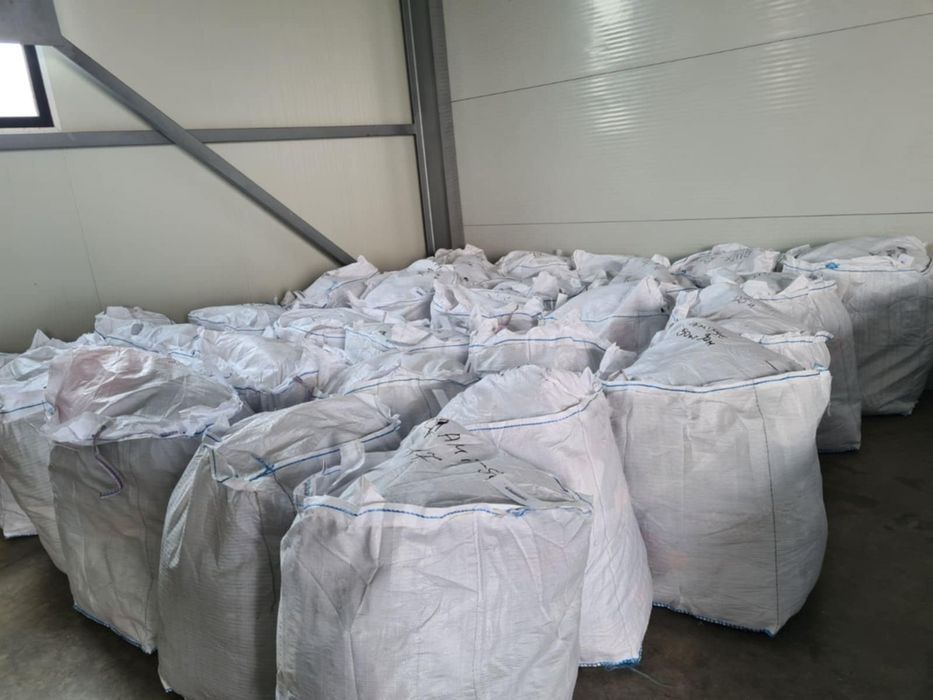 Обувки  на  едро