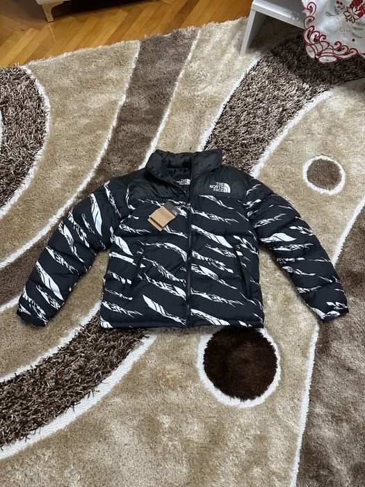 Geacă The North Face Black & White Puffer – mărimea M