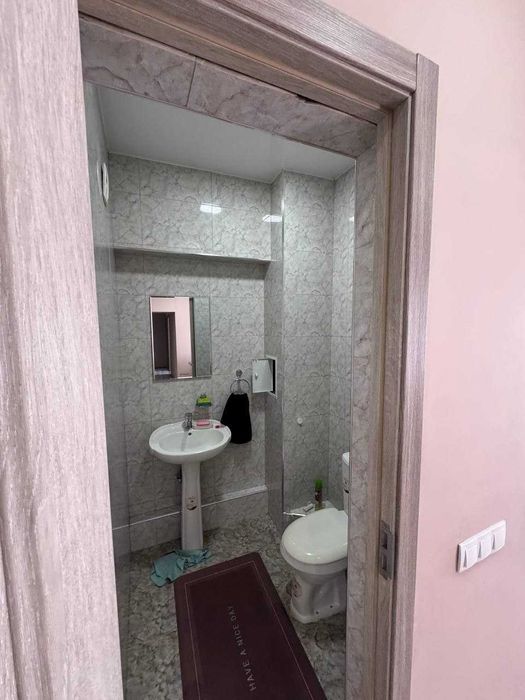 Срочно Сдам 4х-комнатная кв-а на метро Амира Темура, СКВЕР.