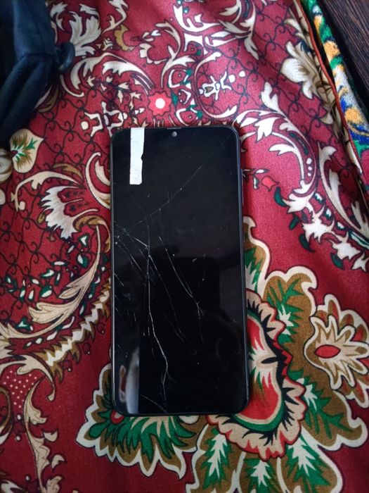 Продам Самсунг а50 отошло экран