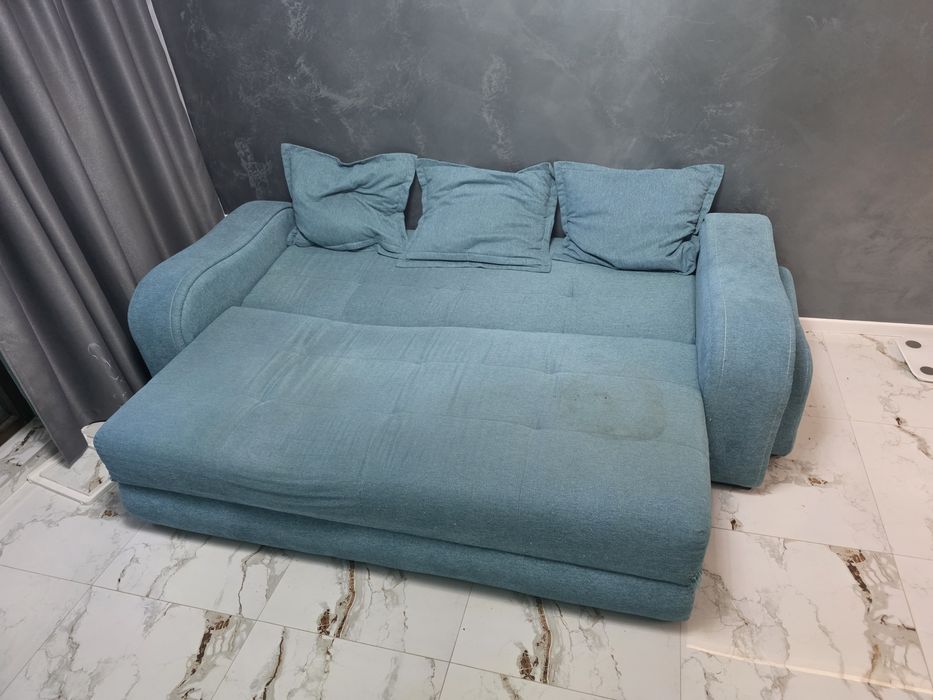 Диван от мебелен магазин Явор