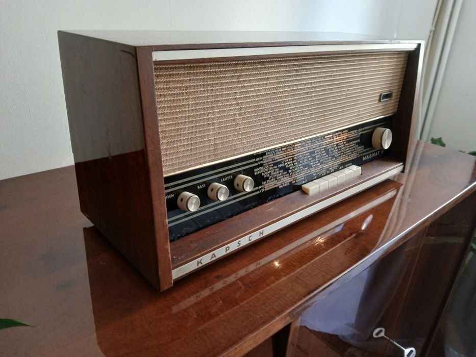 Radio cu lămpi Kapsch Magnat II,1966.