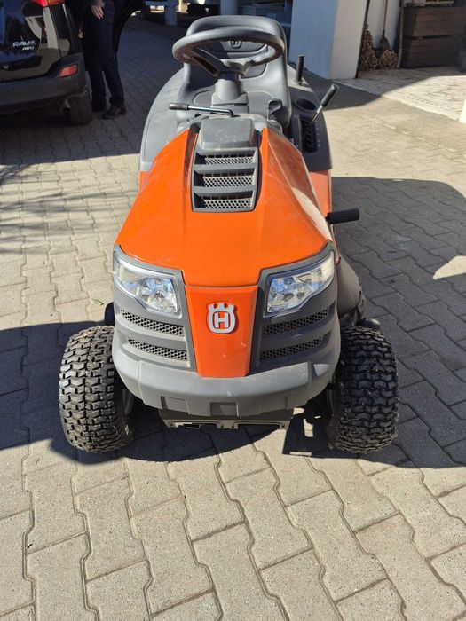 Tractor de tuns gazon Husqvarna TC 138 – NOU