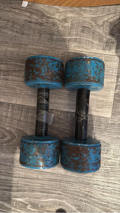 Продам гантели по 5,5 кг