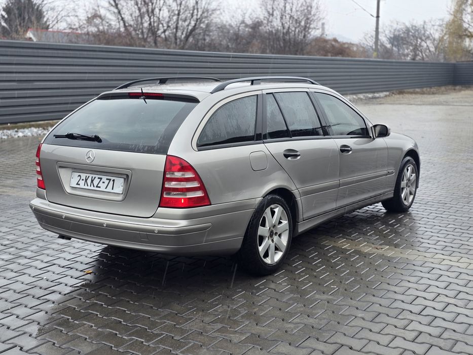 Vând Mercedes-Benz C class