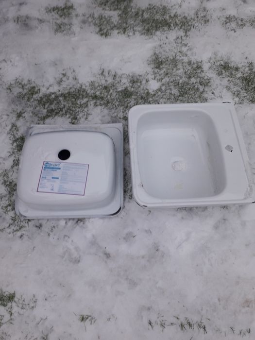 Умывальник для ванной.