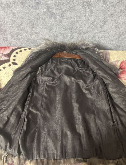 Продам меховую желетку