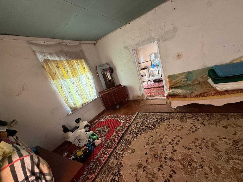 Продается дом 4 комнатный 5 соток земли на Массив Заре 28000$