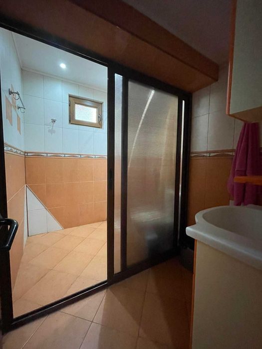 Дава се под наем Тристаен апартамент в Бургас, Лазур - 100 кв.м за 612 € - Снимка #11