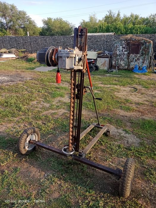 Продам установку для бурения скважин