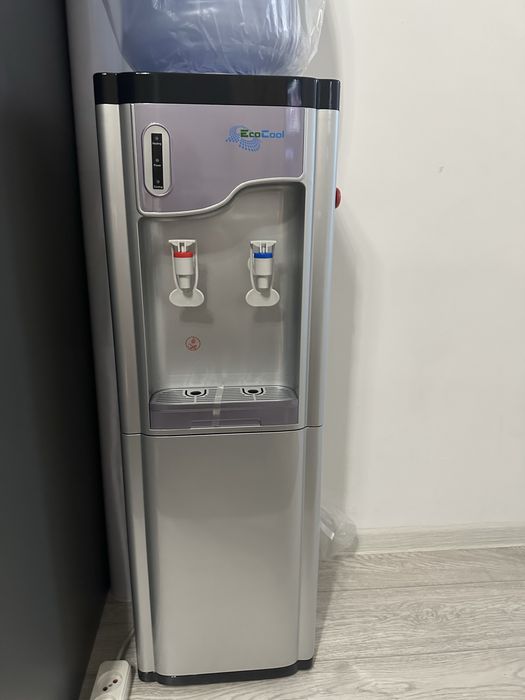 Кулер для воды…..