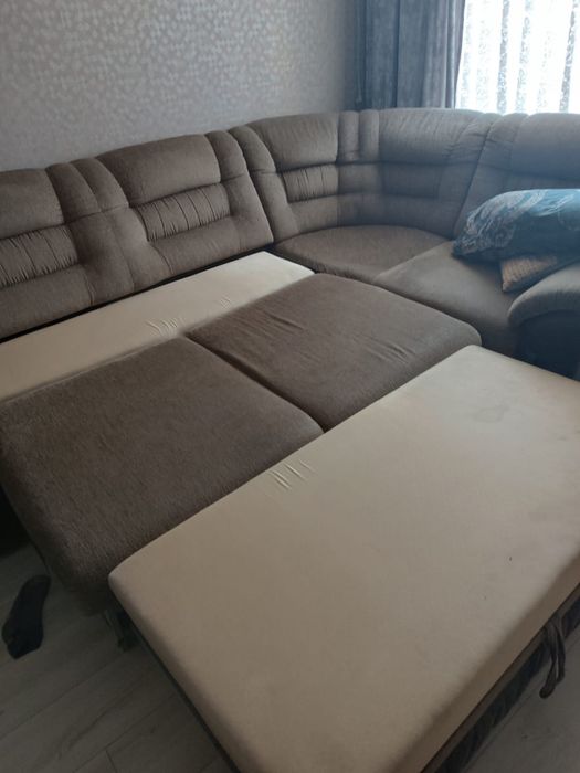 Комфортный угловой диван для гостиной