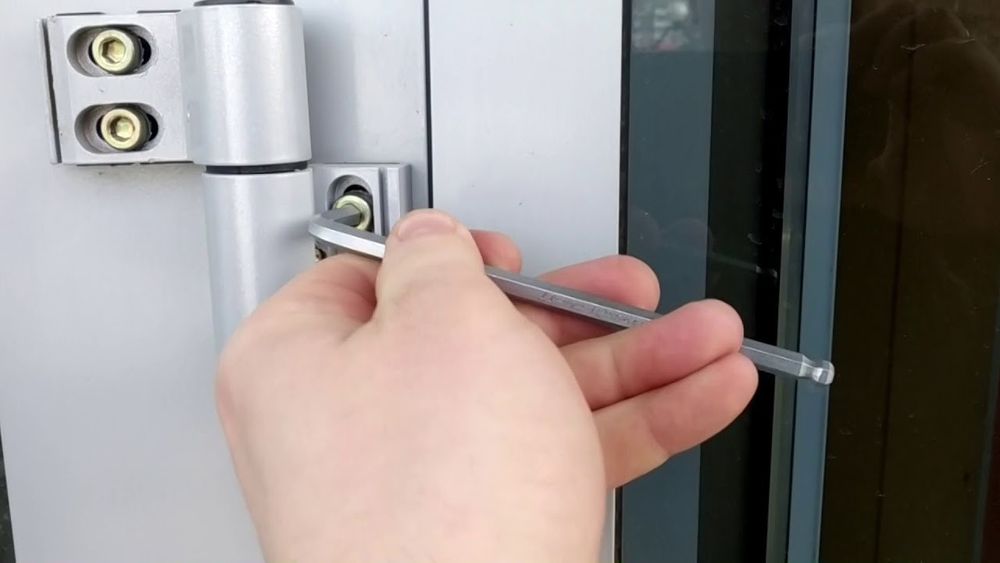 РЕМОНТ РЕГИЛИРОВКА УСТАНОВКА стеклянные двери и витражи!