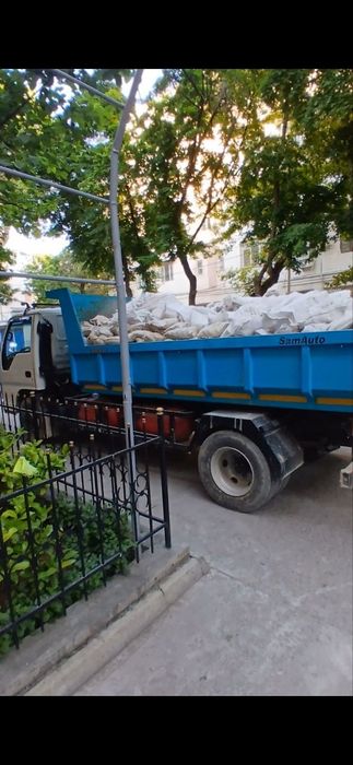 Исузи самасвал вывоз мусора. Isuzi hizmati klines turpoq sheben