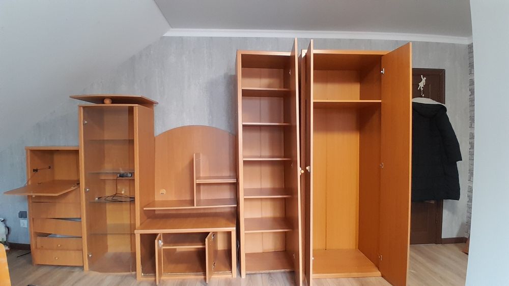 Продается шкаф стенка дешево