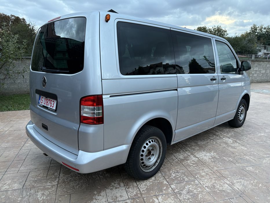 VW Transporter T5 2015 - 8+1 LOCURI - 2.0 TDI 102CP