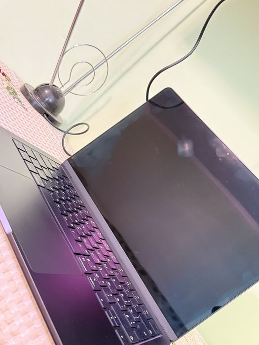 appel MacbooK air 16гб