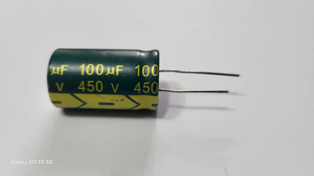 Condensator electrolitic Low ERS 100uF/450Vcc 18 X35 mm -40 -105 grade