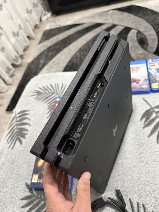 Vand ps 4 pro 1 tb