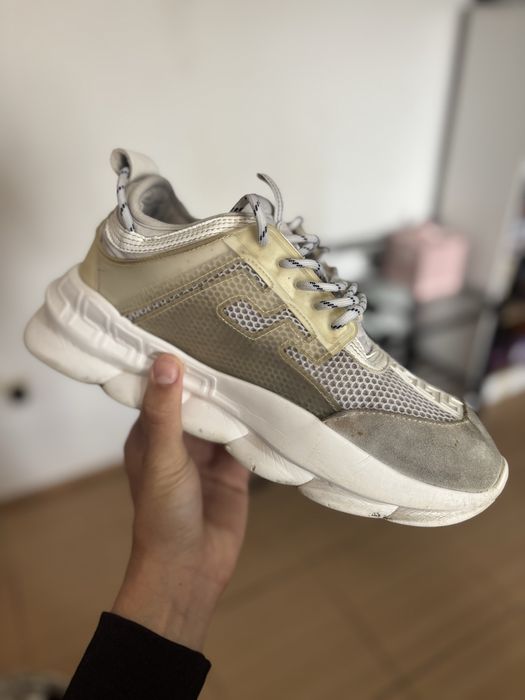 Versace chain reaction