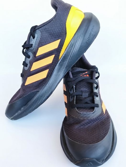 Adidas оригинални детски маратонки 38⅔ – много запазени