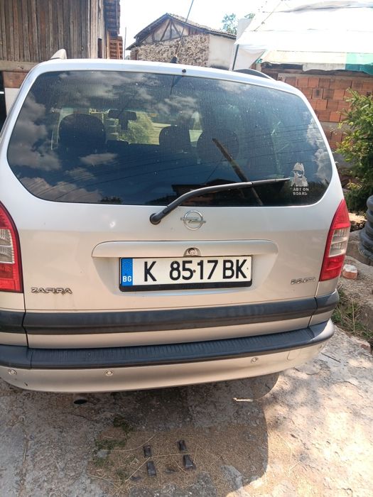 Опел Зафира на части