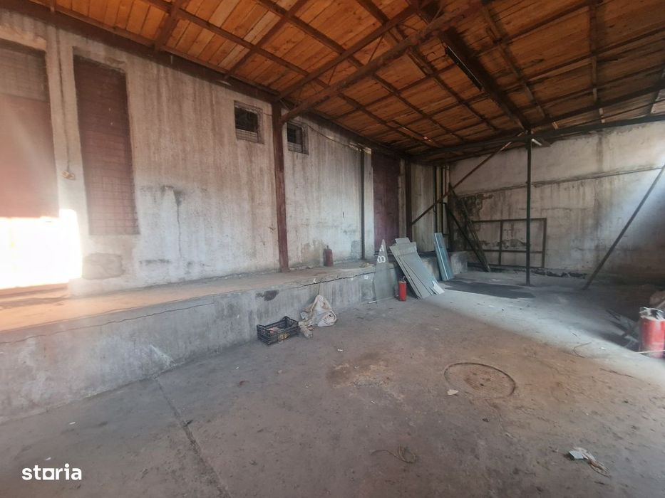 Navodari-Spatiu Comercial 250mp,vitrina stradala,activitatii multiple