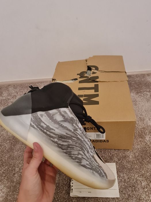 Vând - ghete adidas Yeezy Boost Quantum - originali
